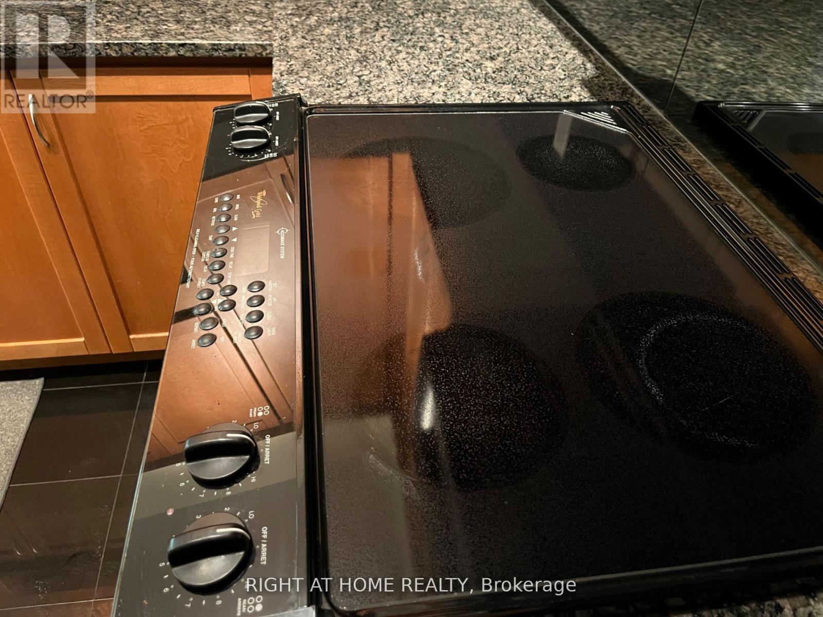 216 - 11 William Carson Crescent, Toronto, Ontario  M2P 2G1 - Photo 14 - C12616334