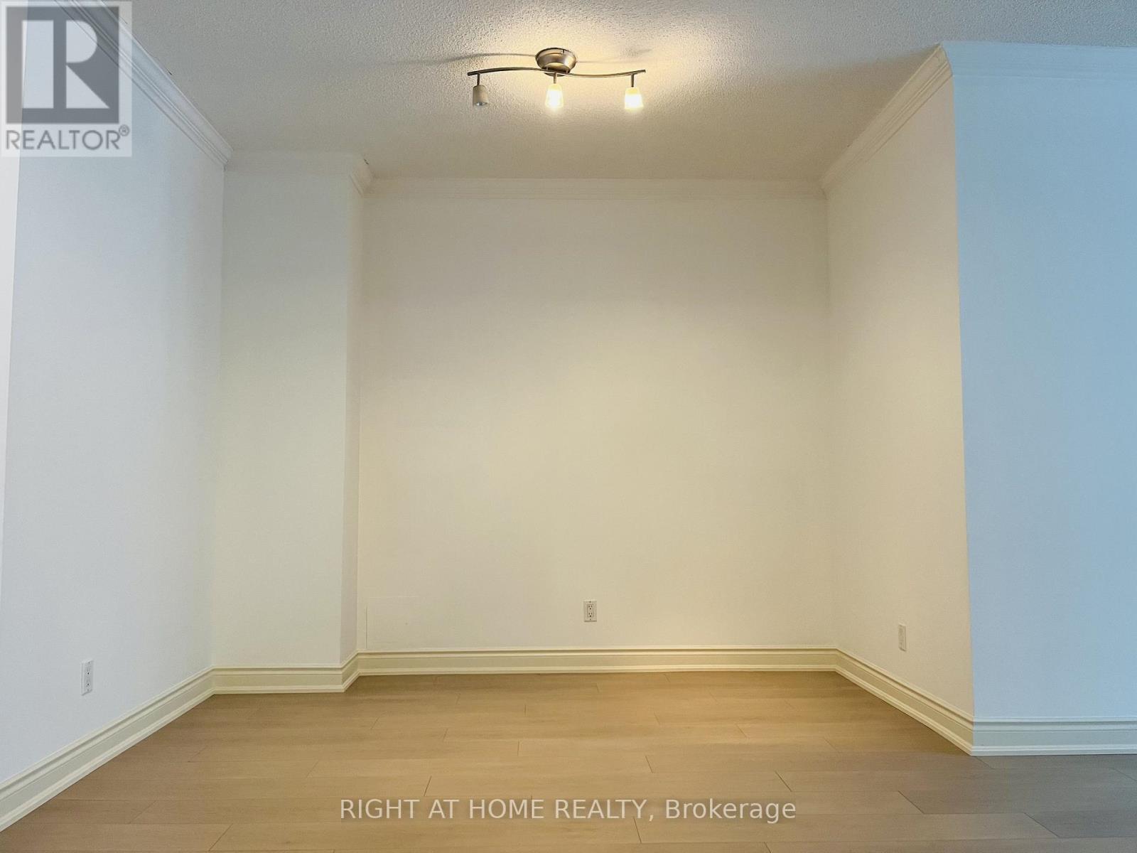 216 - 11 William Carson Crescent, Toronto, Ontario  M2P 2G1 - Photo 6 - C12616334