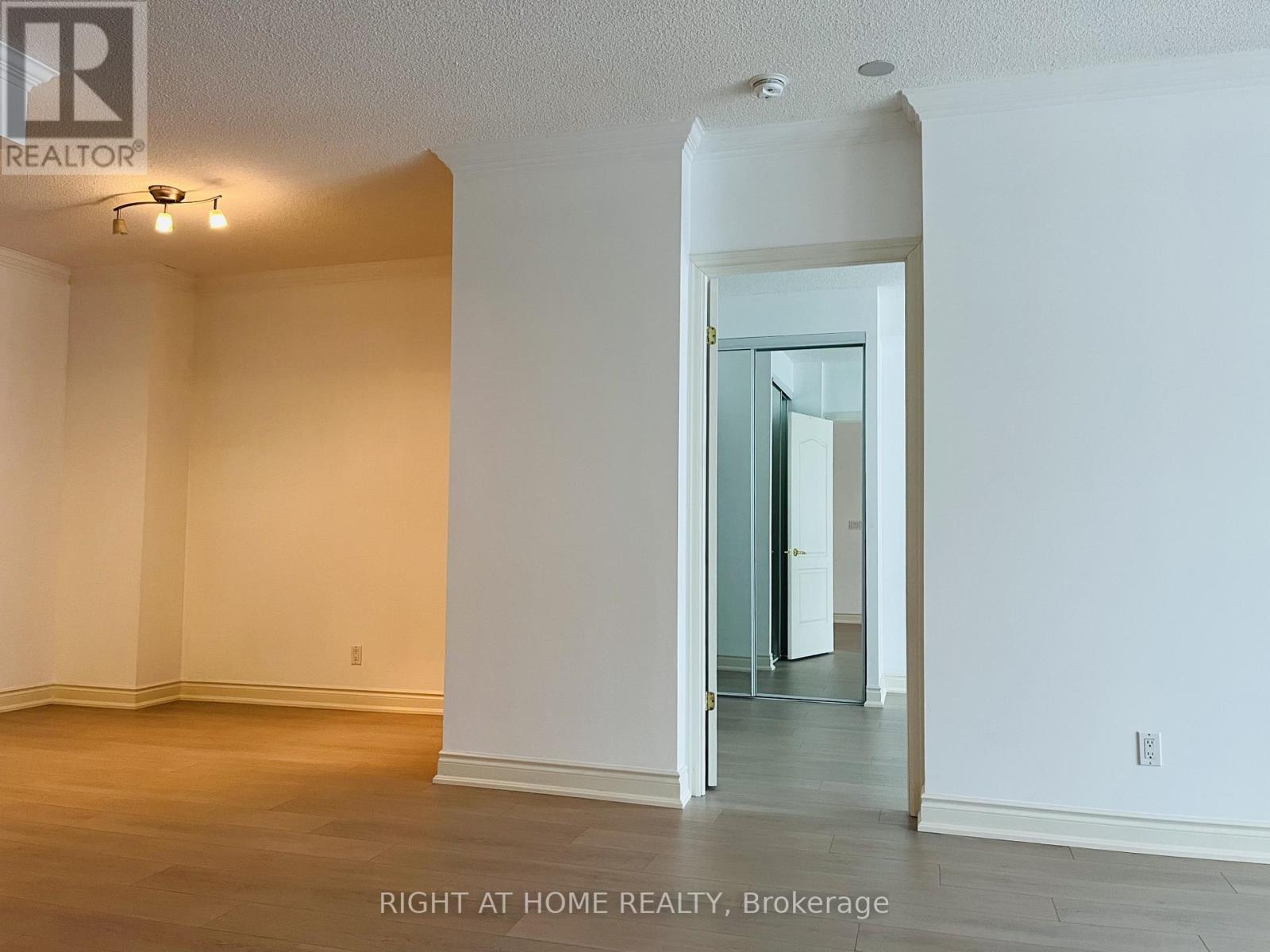 216 - 11 William Carson Crescent, Toronto, Ontario  M2P 2G1 - Photo 7 - C12616334