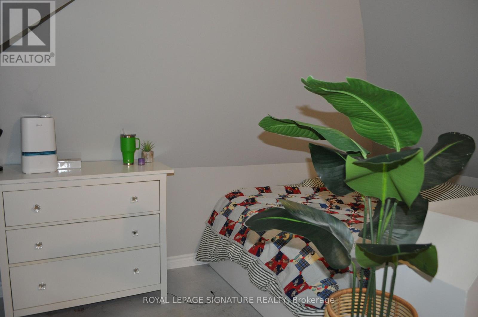 2nd Floor - 133 Brock Street, Toronto, Ontario  M6K 2L5 - Photo 9 - C12616354