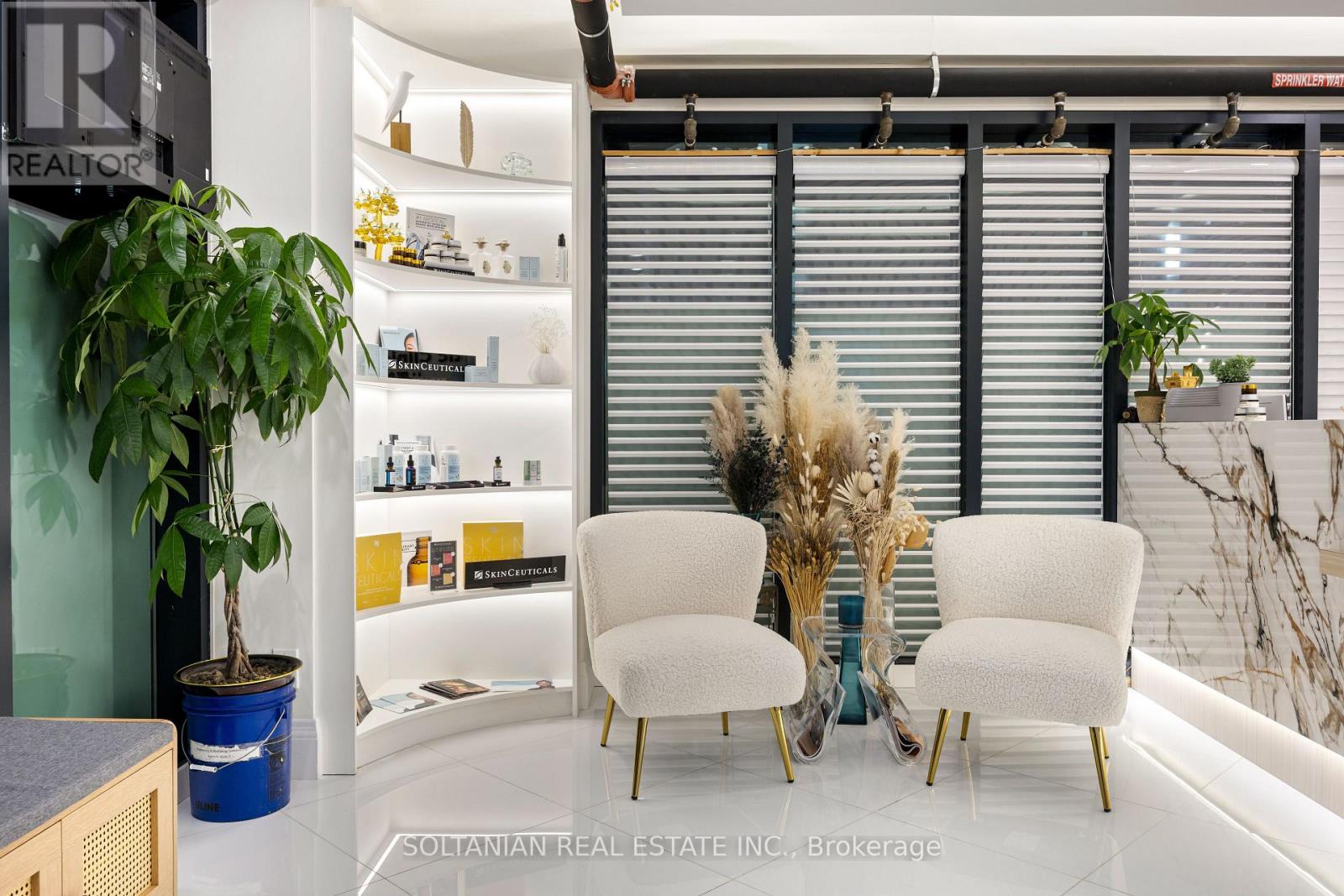 515 Wilson Avenue, Toronto, Ontario  M3H 1V1 - Photo 2 - C12616358