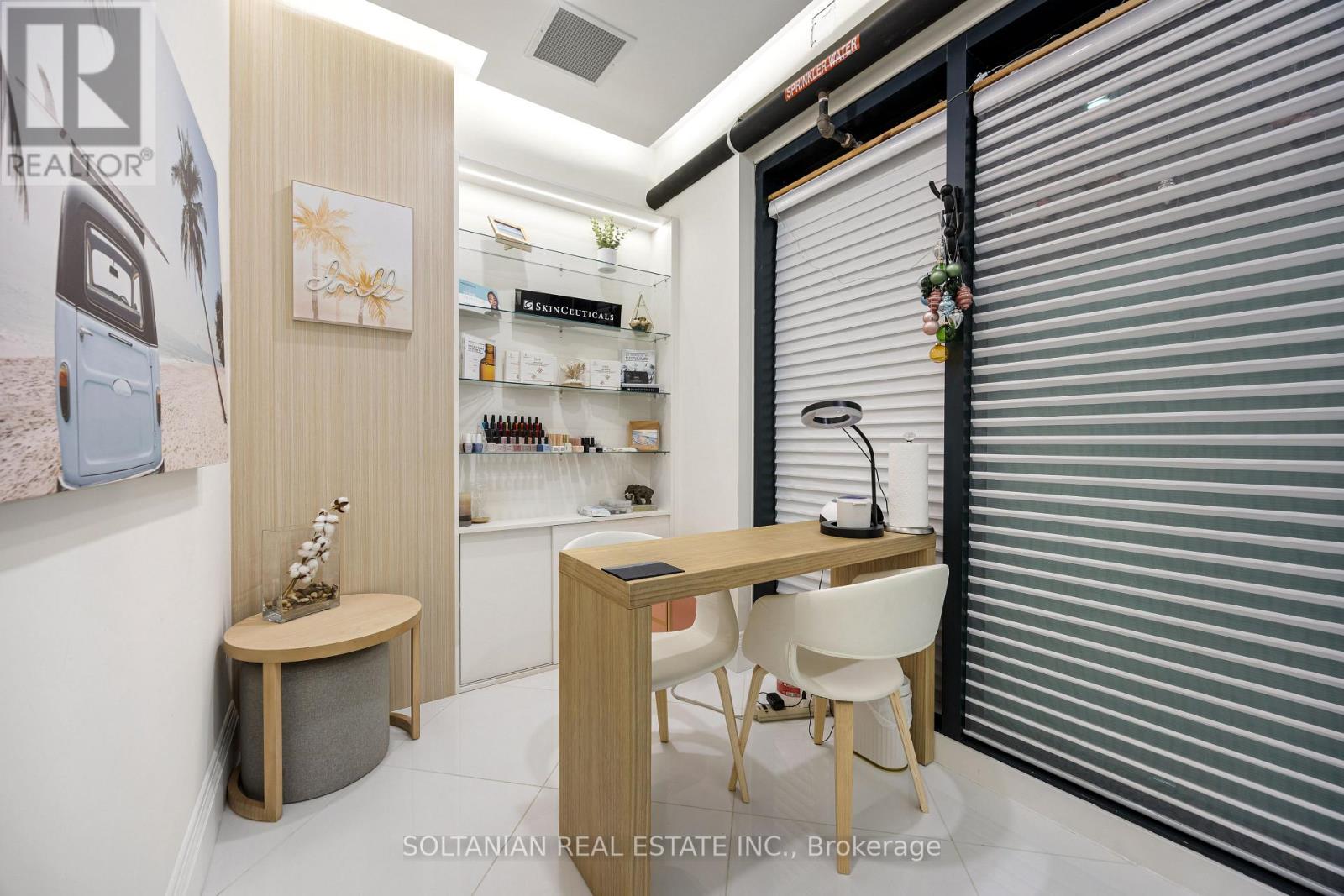 515 Wilson Avenue, Toronto, Ontario  M3H 1V1 - Photo 5 - C12616358