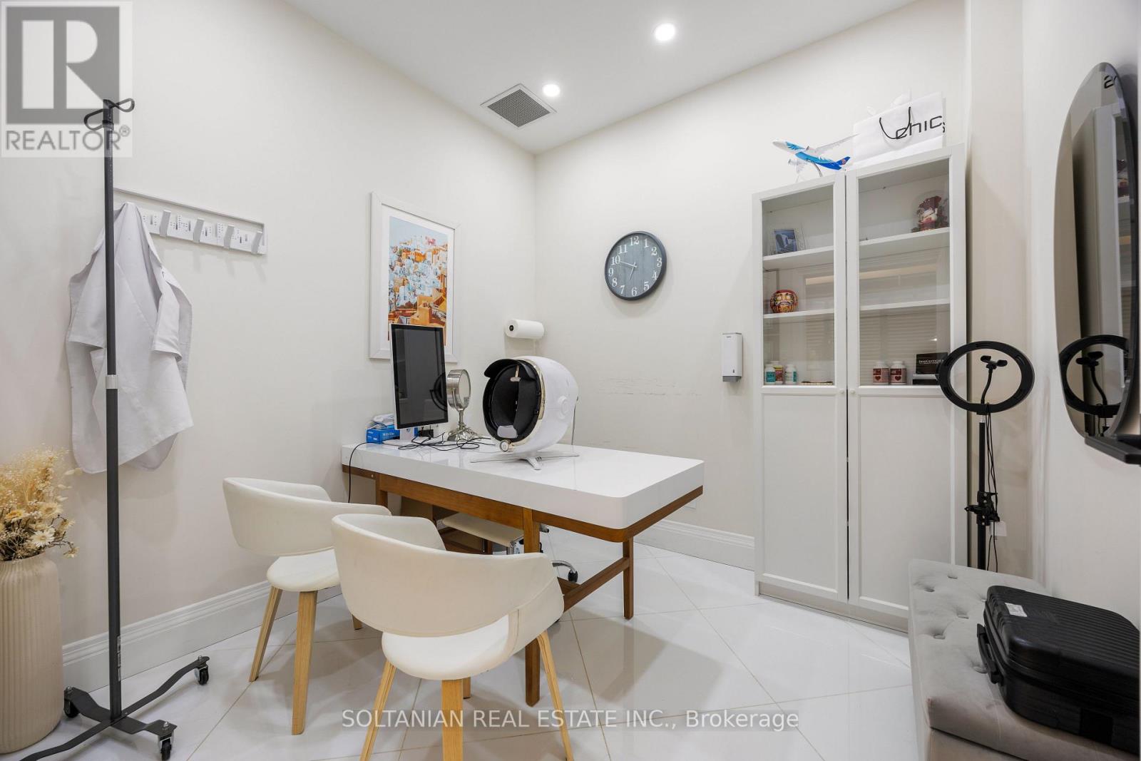 515 Wilson Avenue, Toronto, Ontario  M3H 1V1 - Photo 6 - C12616358