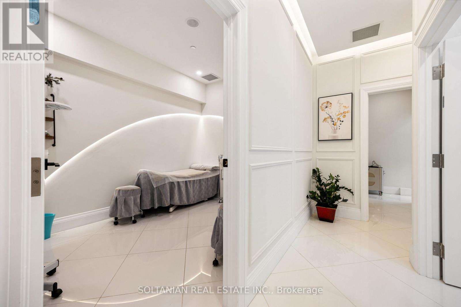 515 Wilson Avenue, Toronto, Ontario  M3H 1V1 - Photo 7 - C12616358