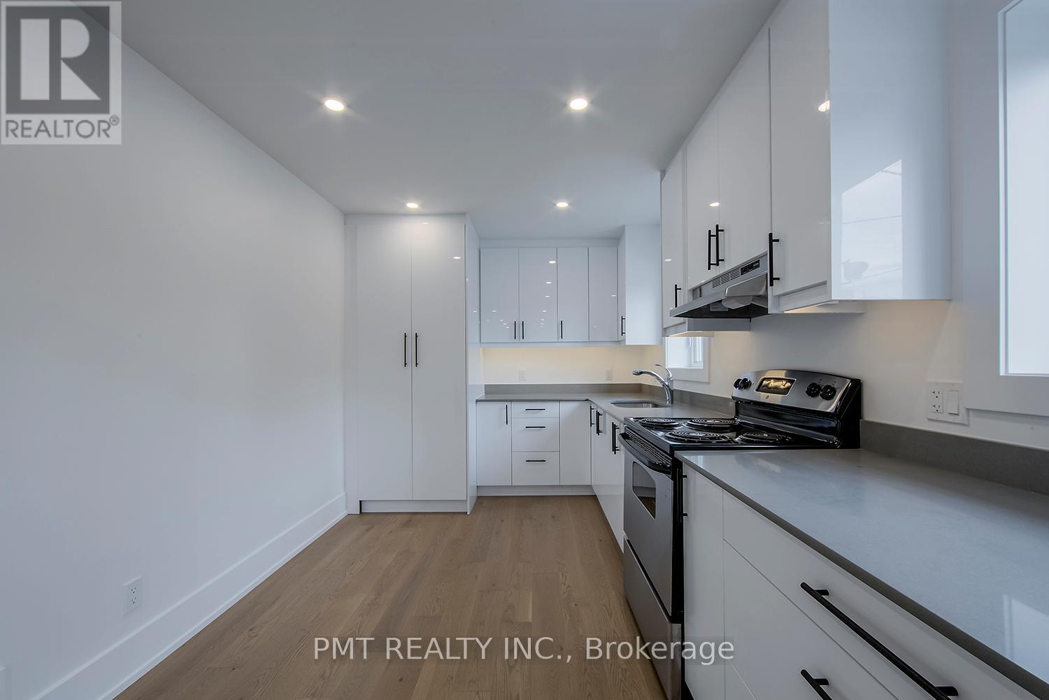 Main - 291 Glebemount Avenue, Toronto, Ontario  M4C 3V4 - Photo 8 - E12616324