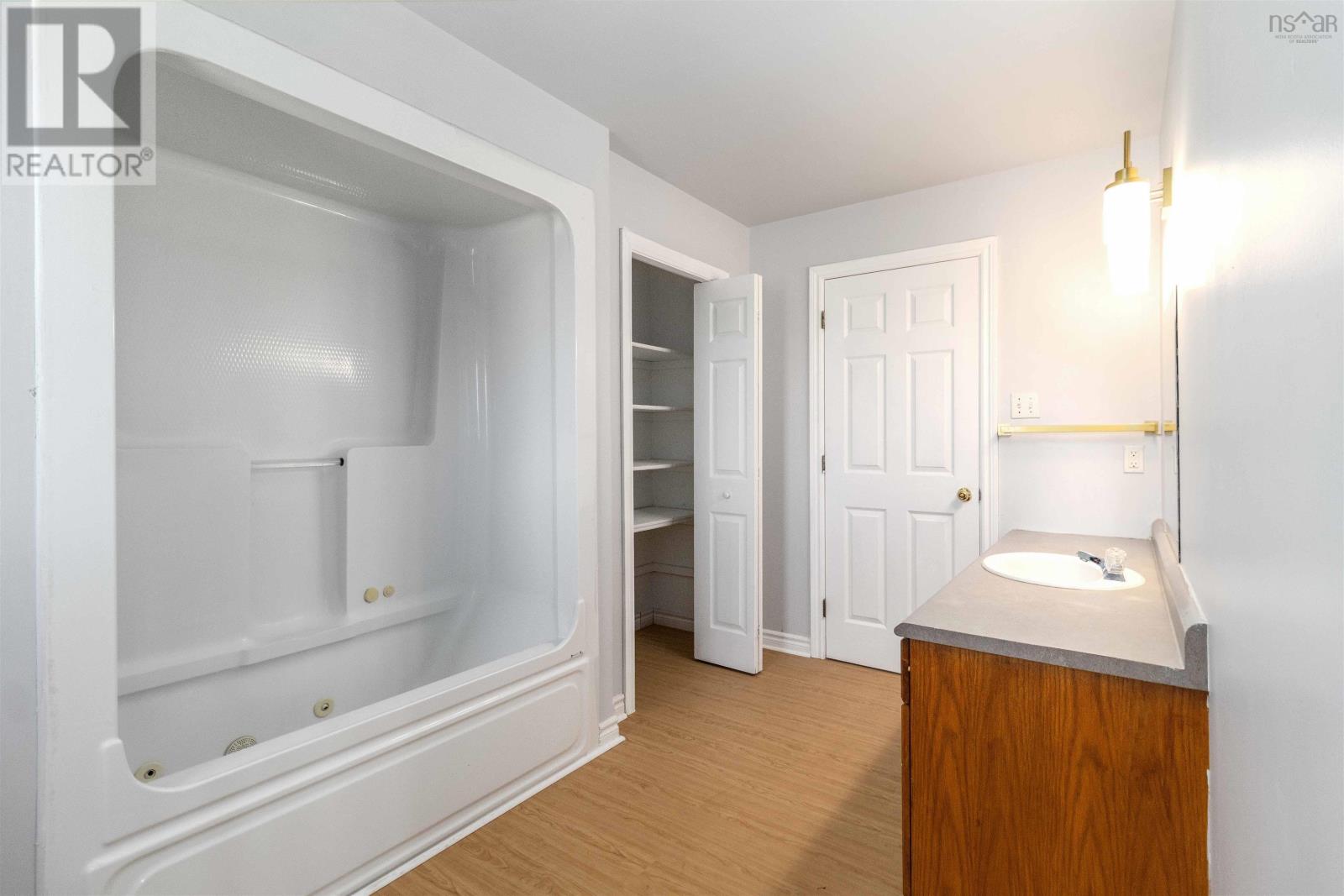 73 Sea Spray Drive, Eastern Passage, Nova Scotia B3G 1S5 - Photo 11 - 202521363