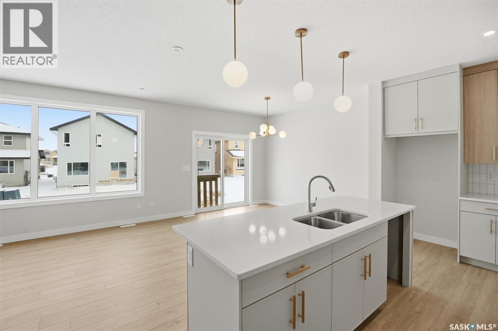 422 Cockcroft Place, Saskatoon, Saskatchewan  S7V 1Y9 - Photo 4 - SK025472