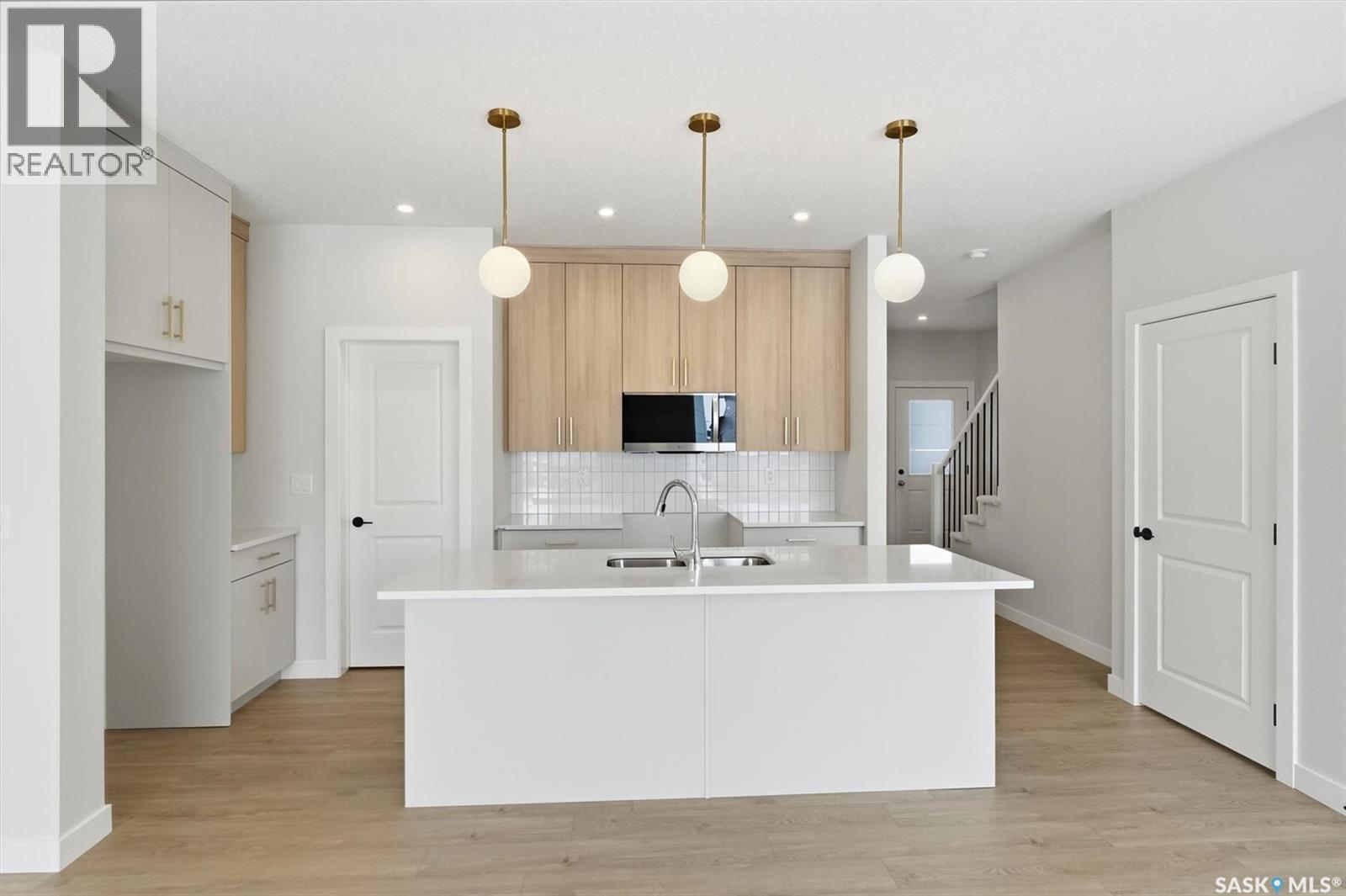 422 Cockcroft Place, Saskatoon, Saskatchewan  S7V 1Y9 - Photo 5 - SK025472