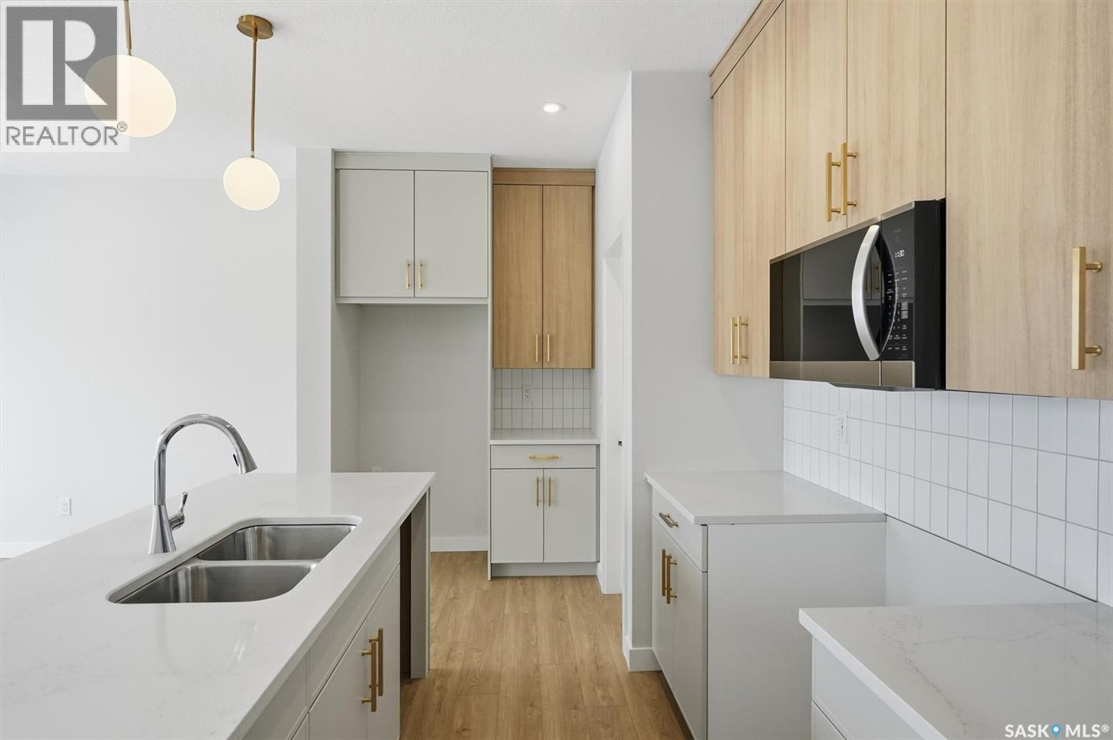 422 Cockcroft Place, Saskatoon, Saskatchewan  S7V 1Y9 - Photo 7 - SK025472