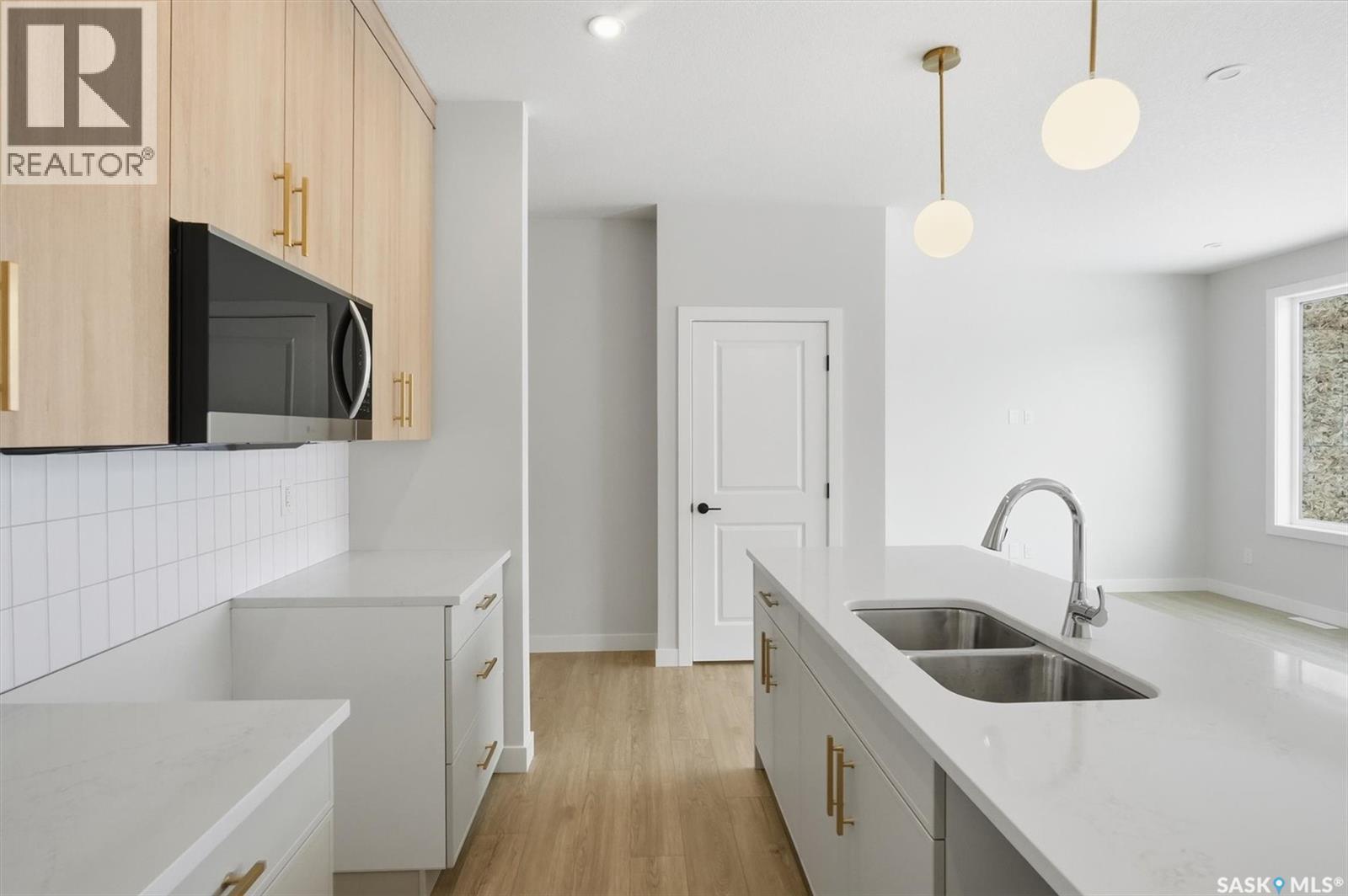 422 Cockcroft Place, Saskatoon, Saskatchewan  S7V 1Y9 - Photo 8 - SK025472