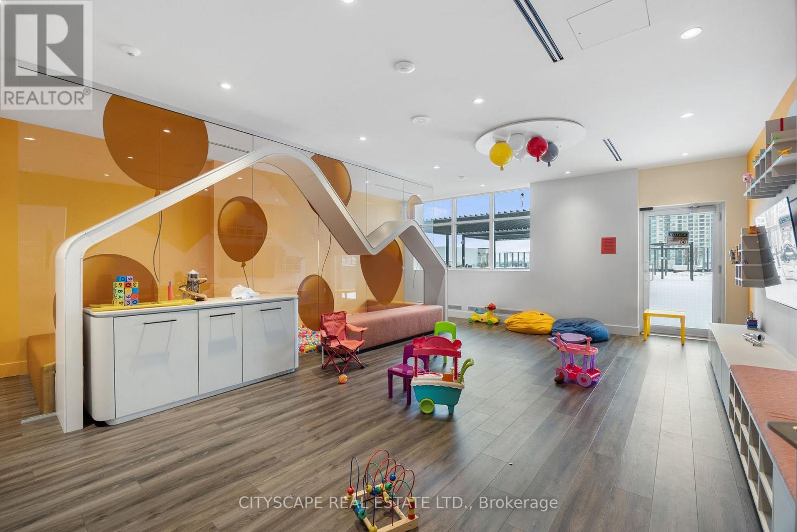 501 - 30 Upper Mall Way, Vaughan, Ontario  L4J 0L7 - Photo 21 - N12616282