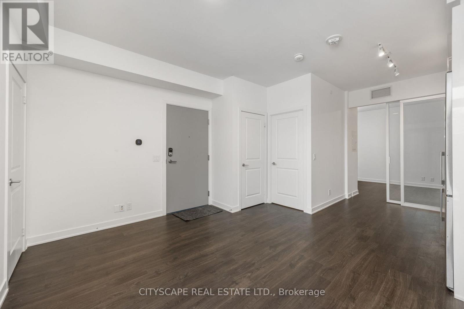 501 - 30 Upper Mall Way, Vaughan, Ontario  L4J 0L7 - Photo 7 - N12616282