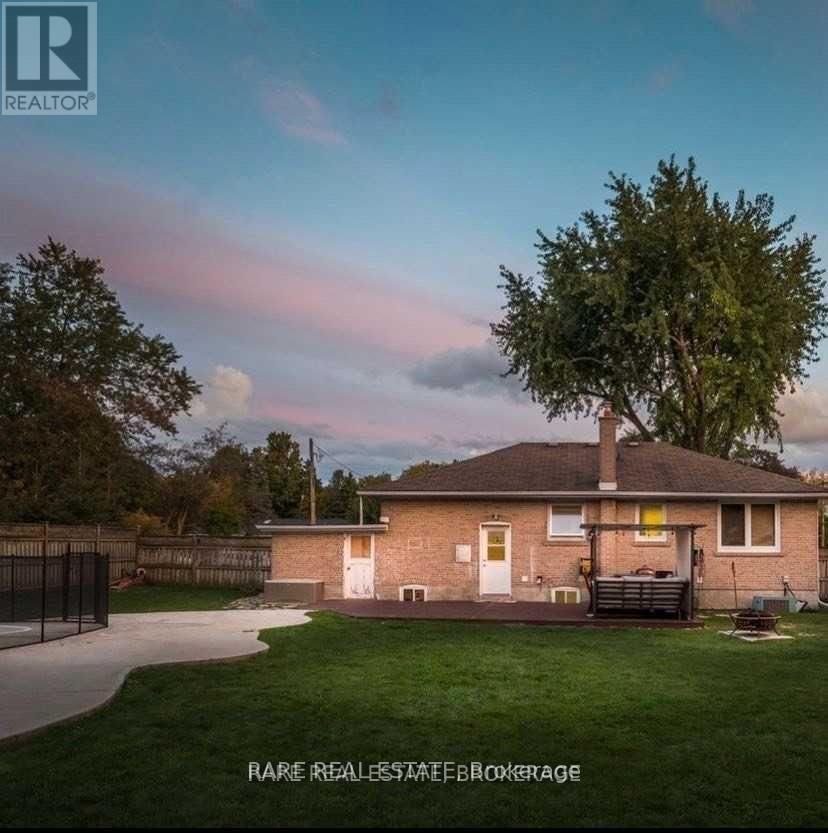 60 Patricia Drive, King, Ontario  L7B 1H5 - Photo 3 - N12616298