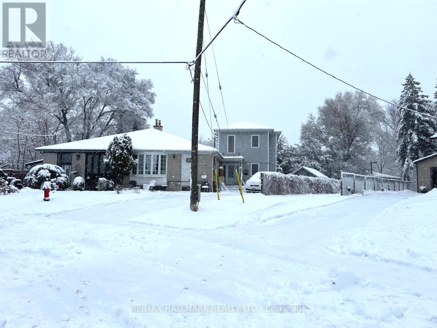 274 Demaine Crescent, Richmond Hill, Ontario  L4C 2W5 - Photo 4 - N12616336