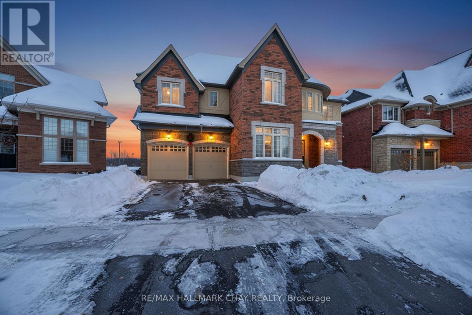 13 SANFORD CIRCLE, Springwater, Ontario