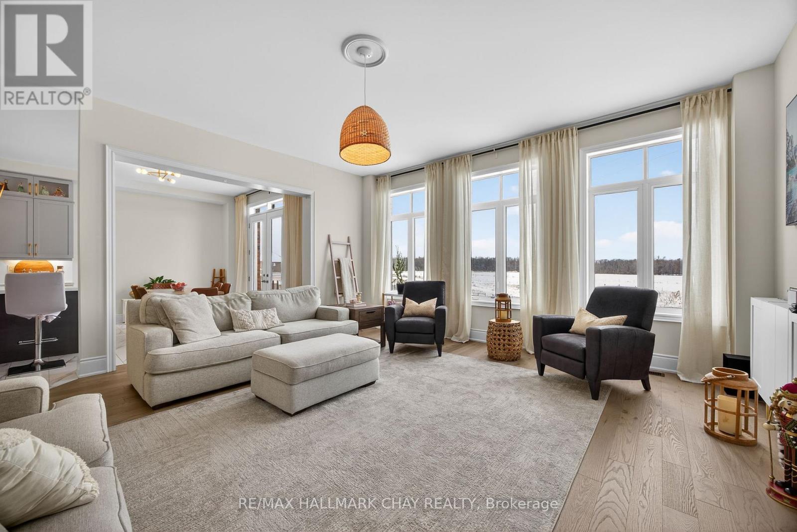 13 Sanford Circle, Springwater, Ontario  L9X 2A8 - Photo 10 - S12616342