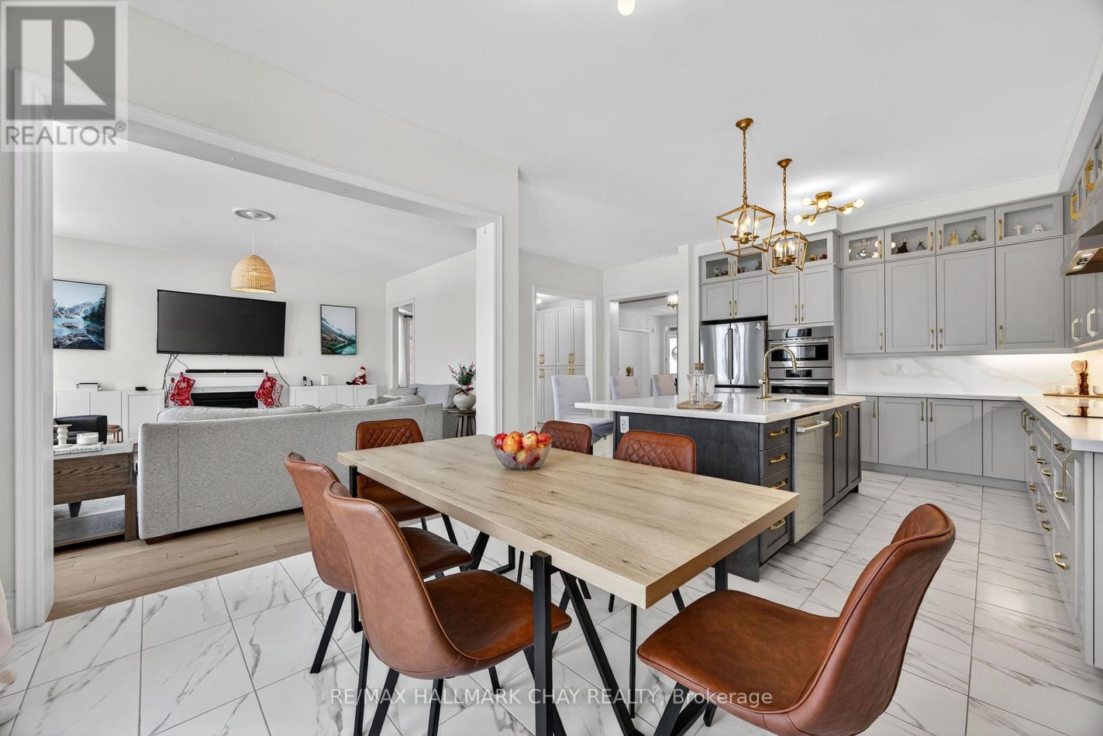 13 Sanford Circle, Springwater, Ontario  L9X 2A8 - Photo 15 - S12616342