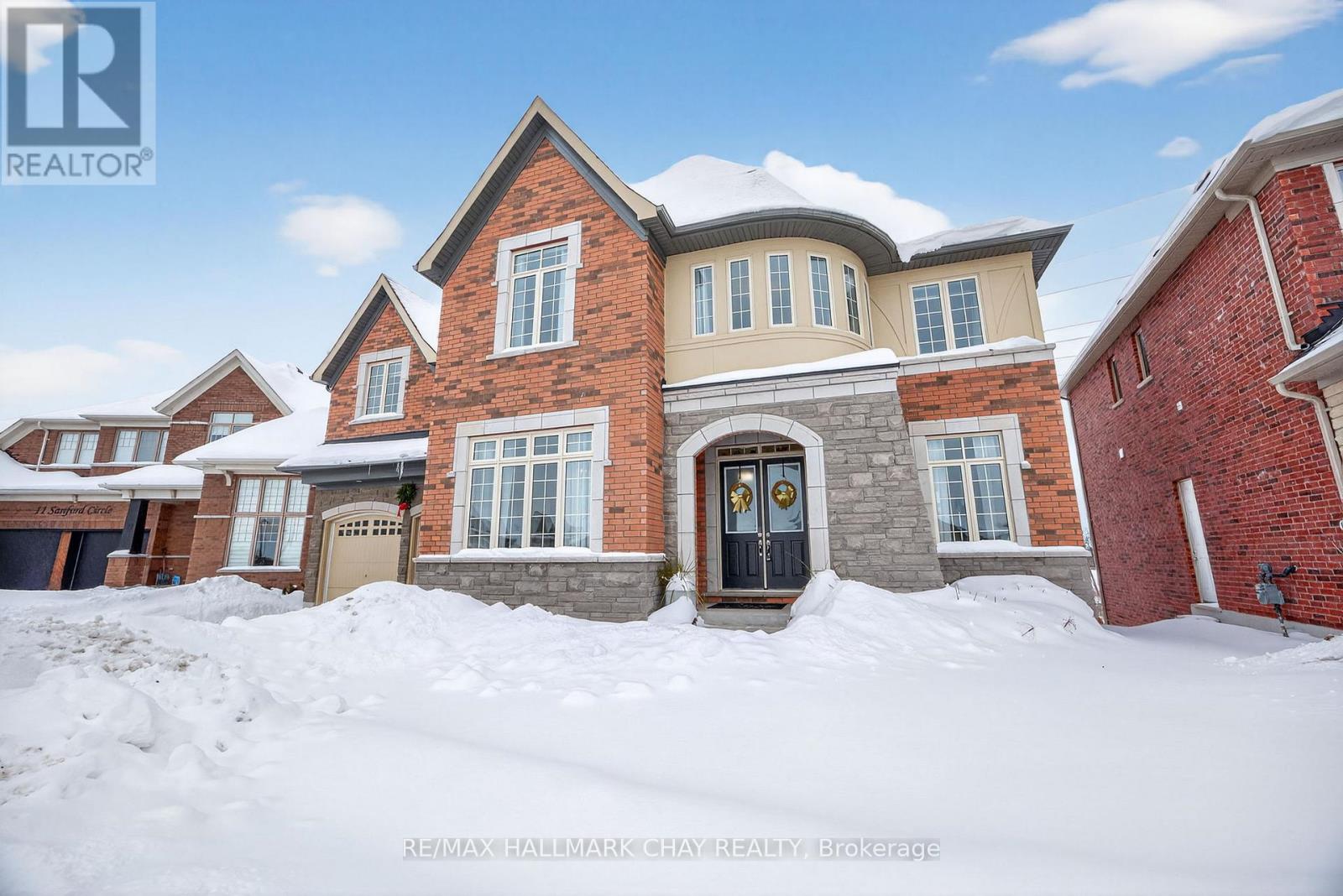 13 Sanford Circle, Springwater, Ontario  L9X 2A8 - Photo 2 - S12616342