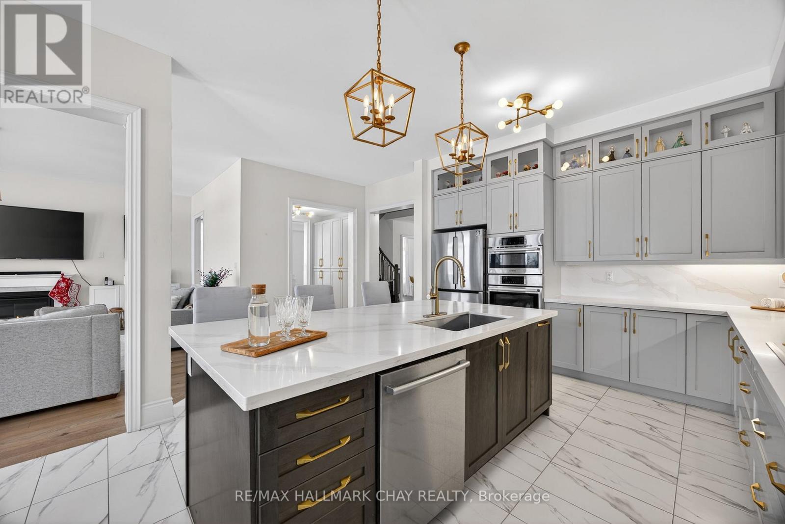 13 Sanford Circle, Springwater, Ontario  L9X 2A8 - Photo 21 - S12616342