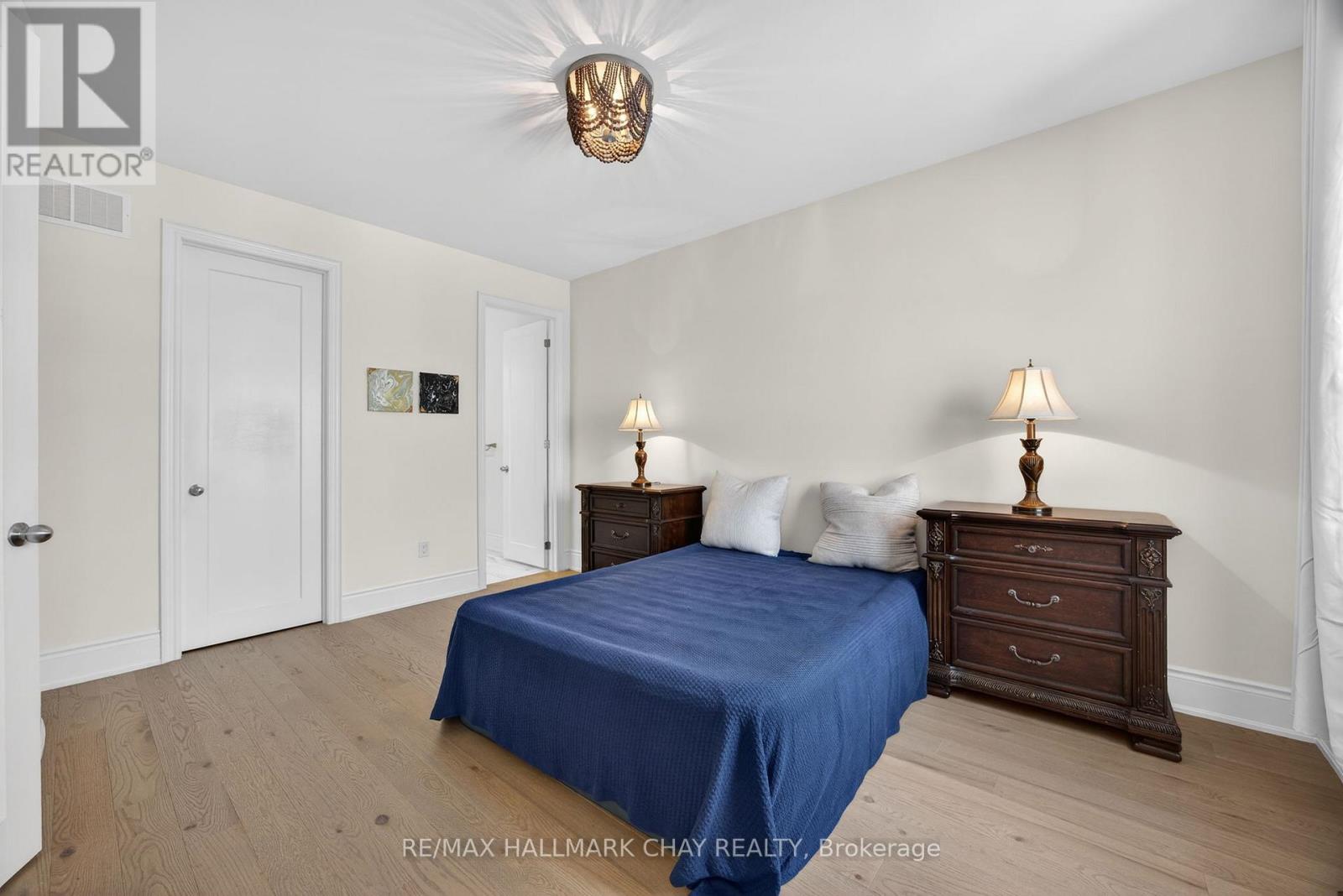 13 Sanford Circle, Springwater, Ontario  L9X 2A8 - Photo 33 - S12616342