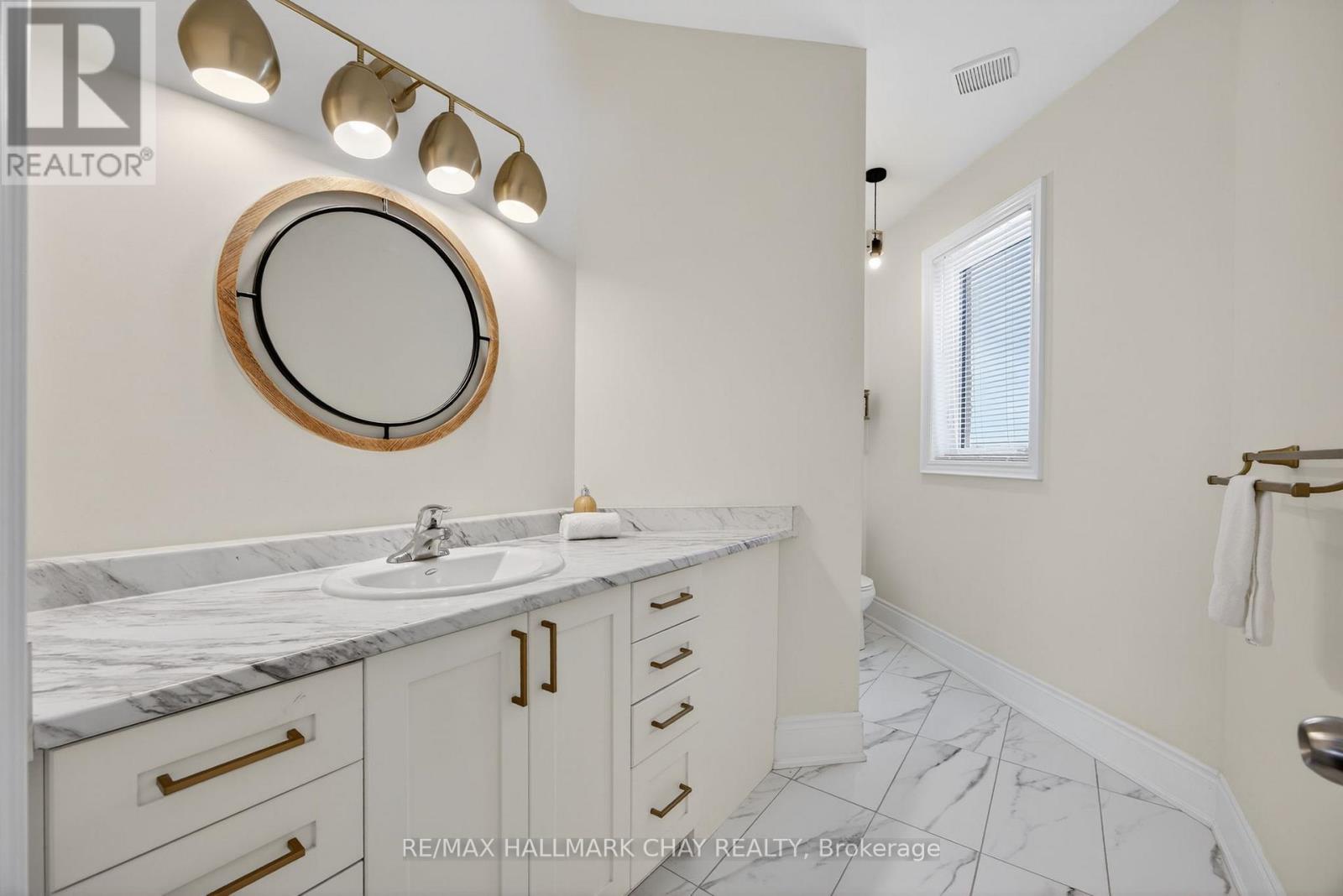 13 Sanford Circle, Springwater, Ontario  L9X 2A8 - Photo 34 - S12616342