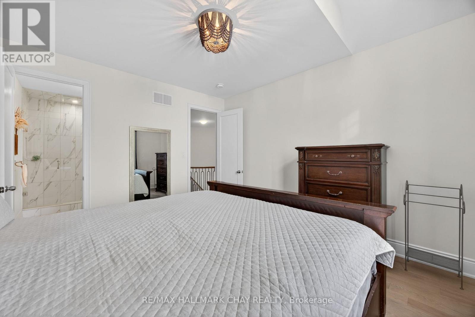 13 Sanford Circle, Springwater, Ontario  L9X 2A8 - Photo 37 - S12616342