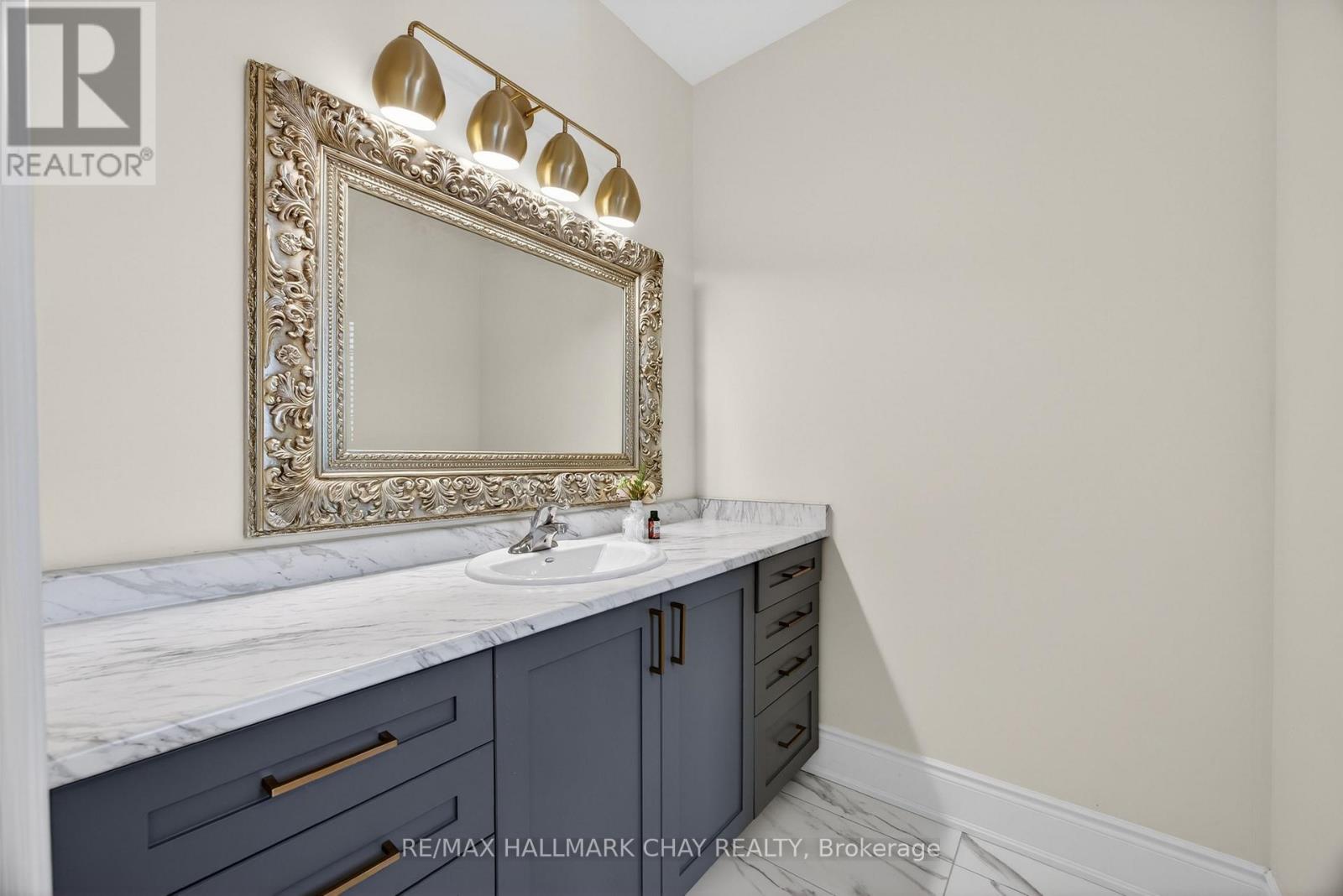 13 Sanford Circle, Springwater, Ontario  L9X 2A8 - Photo 41 - S12616342