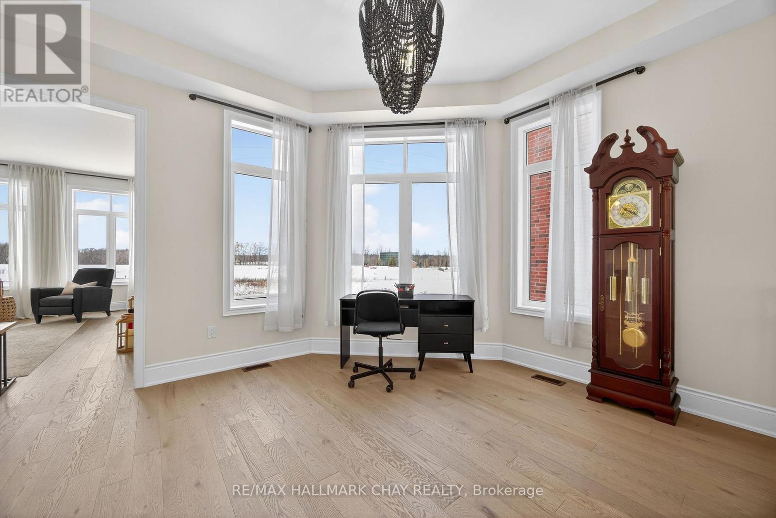 13 Sanford Circle, Springwater, Ontario  L9X 2A8 - Photo 9 - S12616342