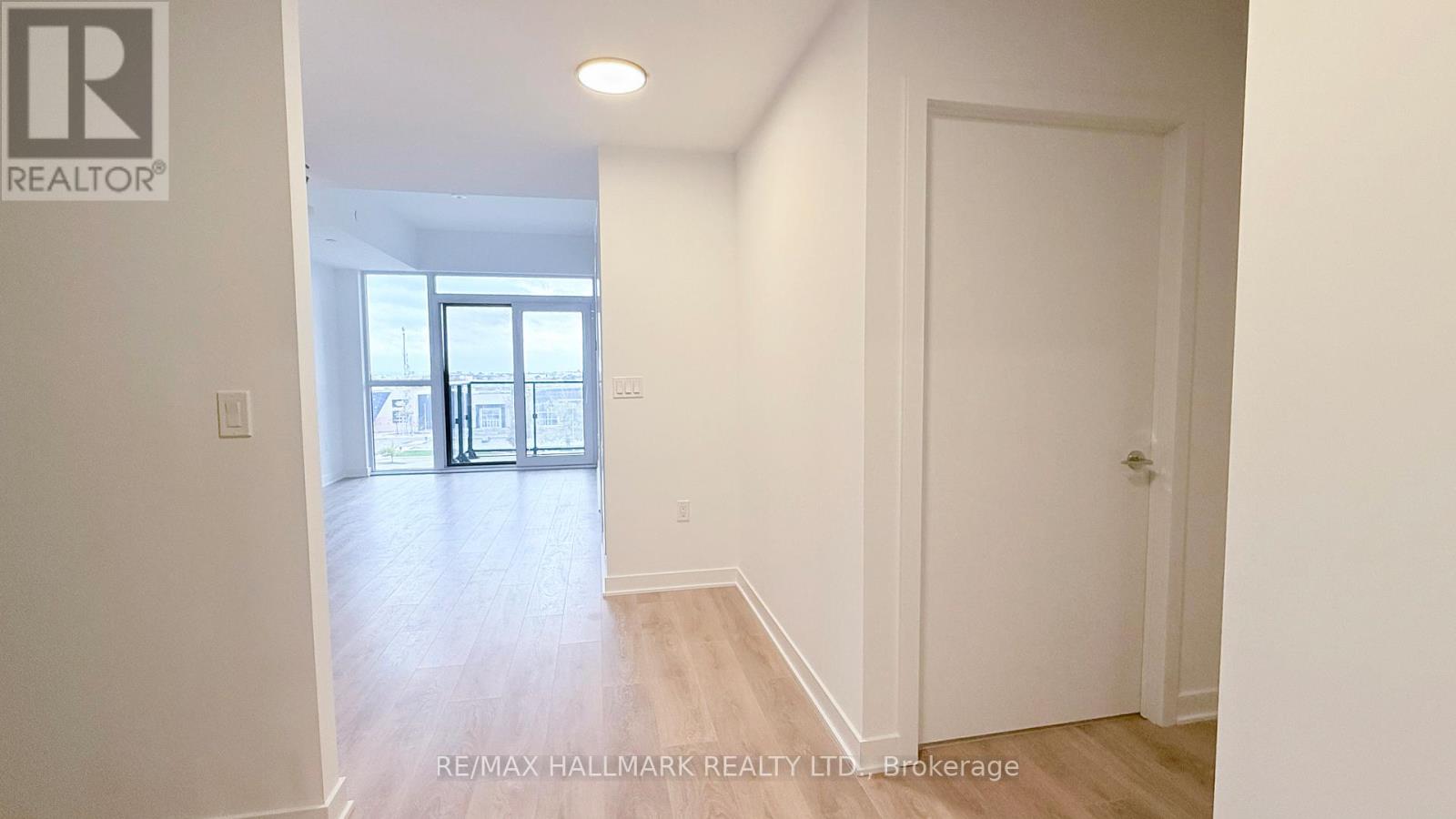 508 - 1037 The Queensway, Toronto, Ontario  M8Z 0C6 - Photo 3 - W12616252