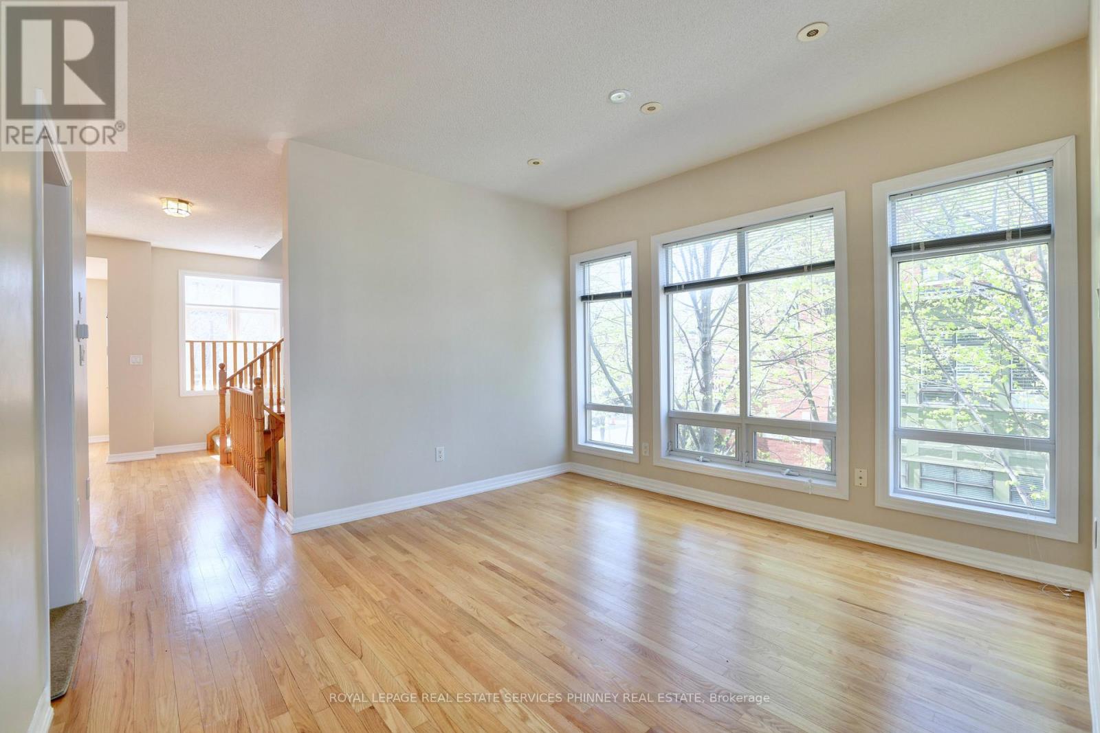 165 Lakeshore Road E, Mississauga, Ontario  L5G 4T9 - Photo 14 - W12616272