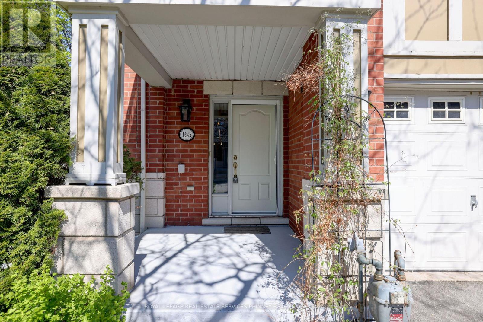 165 Lakeshore Road E, Mississauga, Ontario  L5G 4T9 - Photo 2 - W12616272