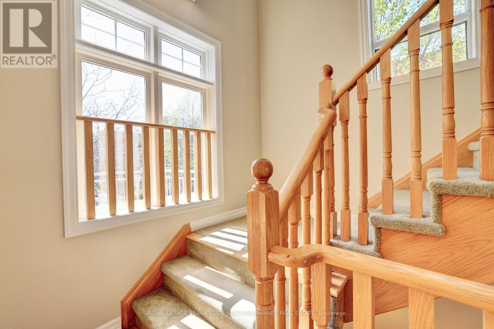 165 Lakeshore Road E, Mississauga, Ontario  L5G 4T9 - Photo 21 - W12616272