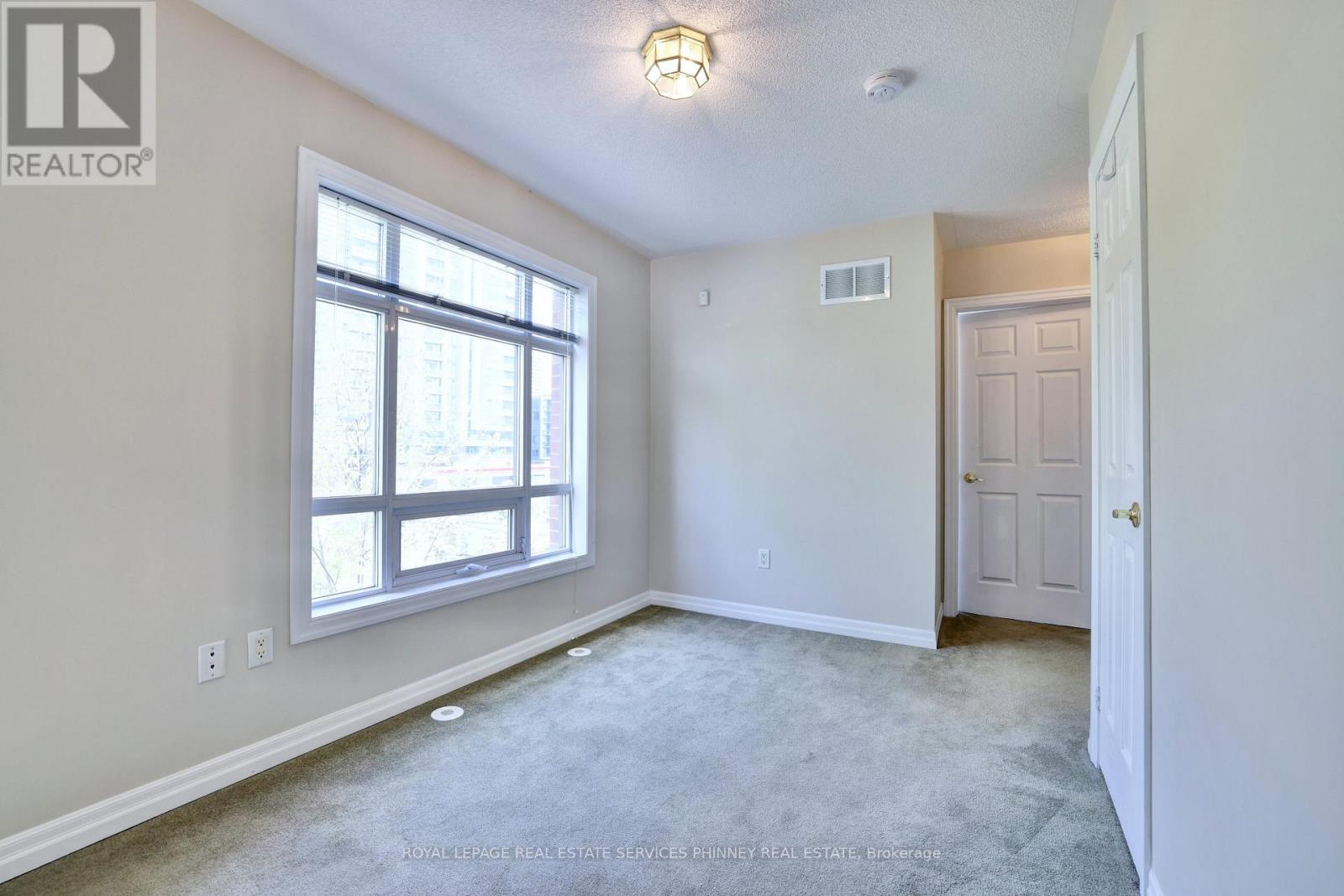 165 Lakeshore Road E, Mississauga, Ontario  L5G 4T9 - Photo 23 - W12616272