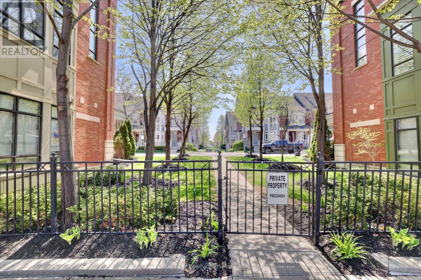 165 Lakeshore Road E, Mississauga, Ontario  L5G 4T9 - Photo 36 - W12616272