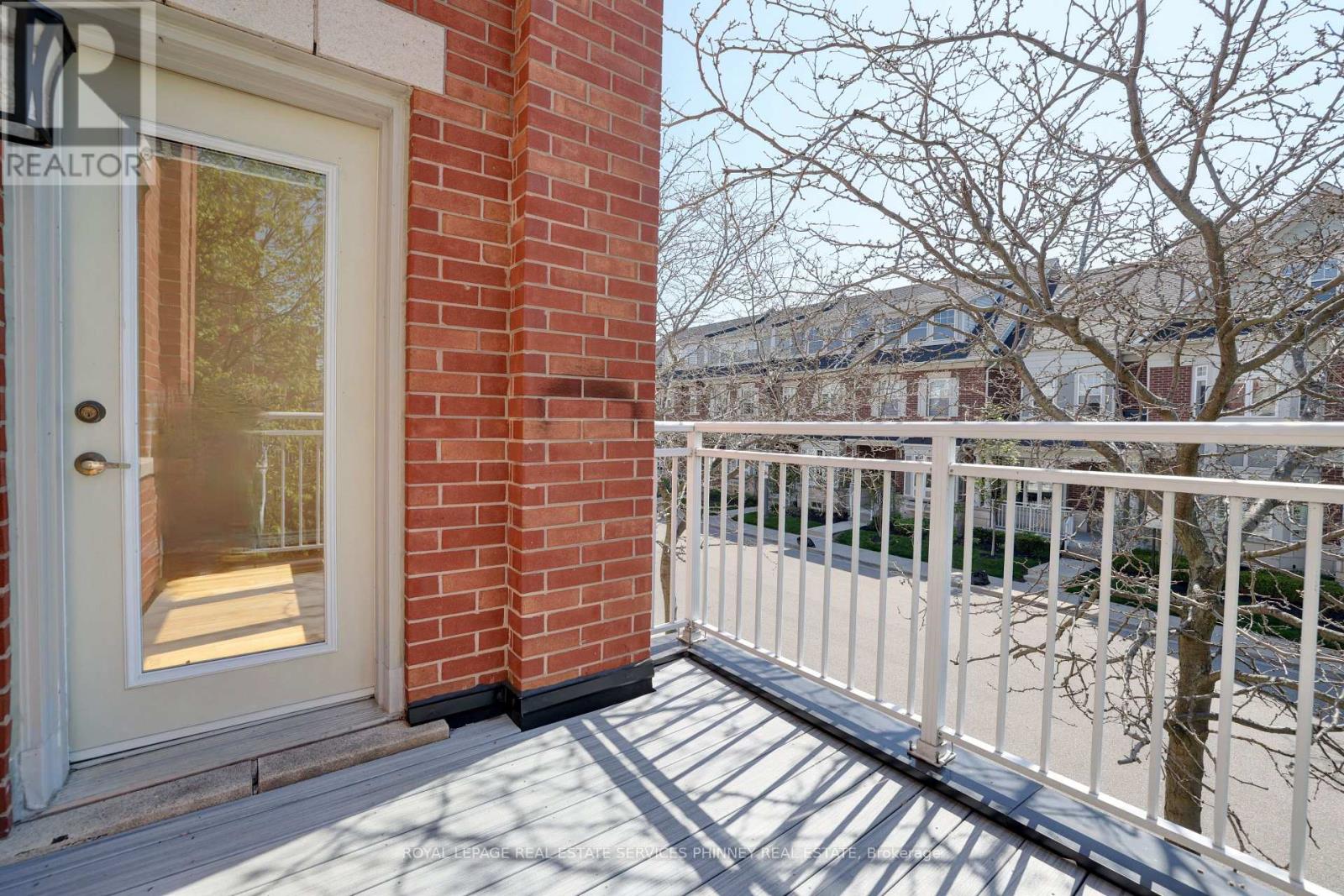 165 Lakeshore Road E, Mississauga, Ontario  L5G 4T9 - Photo 9 - W12616272