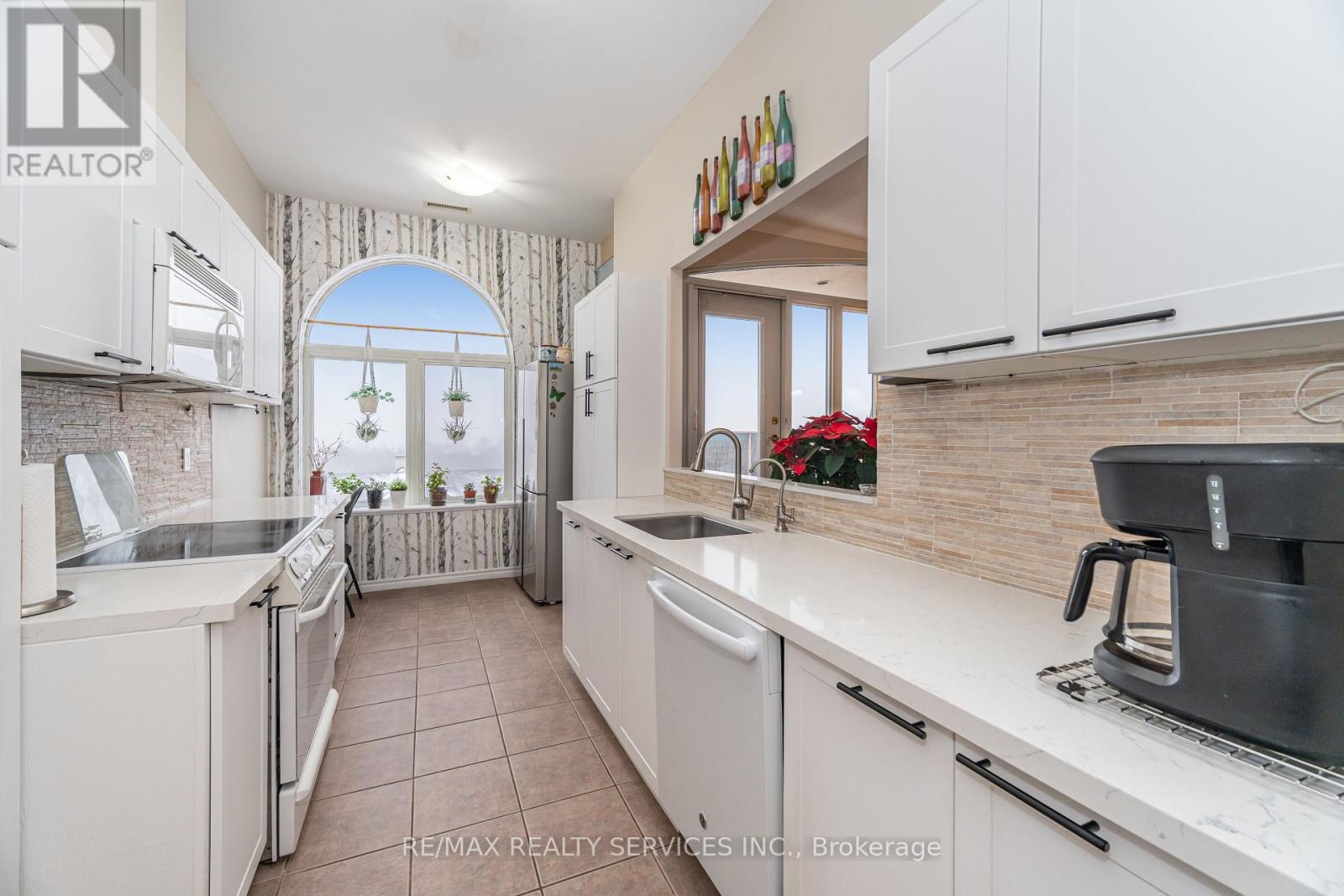 703 - 7 Dayspring Circle, Brampton, Ontario  L6P 1B8 - Photo 17 - W12616308