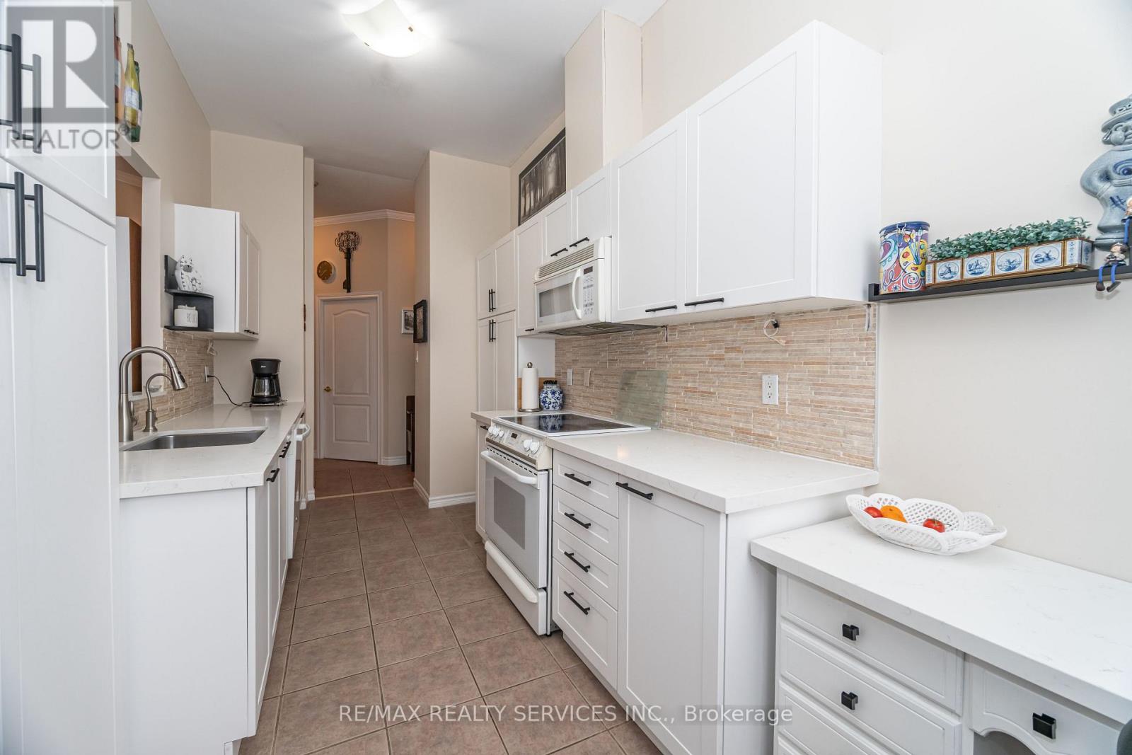 703 - 7 Dayspring Circle, Brampton, Ontario  L6P 1B8 - Photo 21 - W12616308