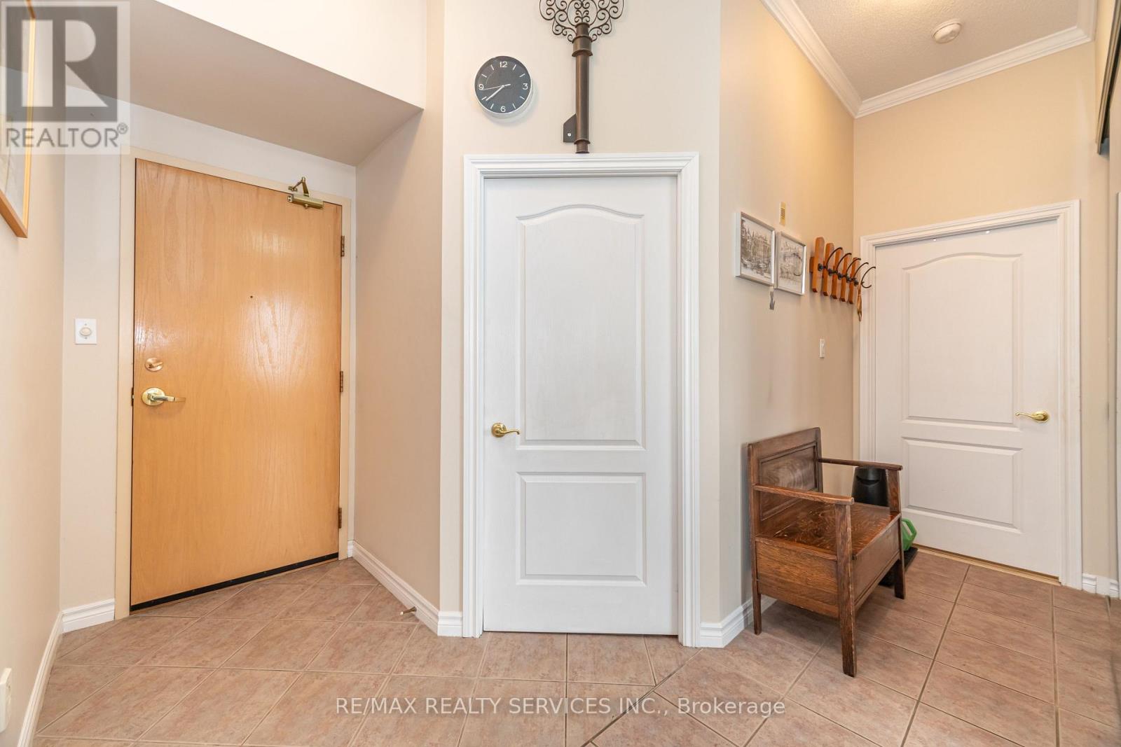 703 - 7 Dayspring Circle, Brampton, Ontario  L6P 1B8 - Photo 6 - W12616308