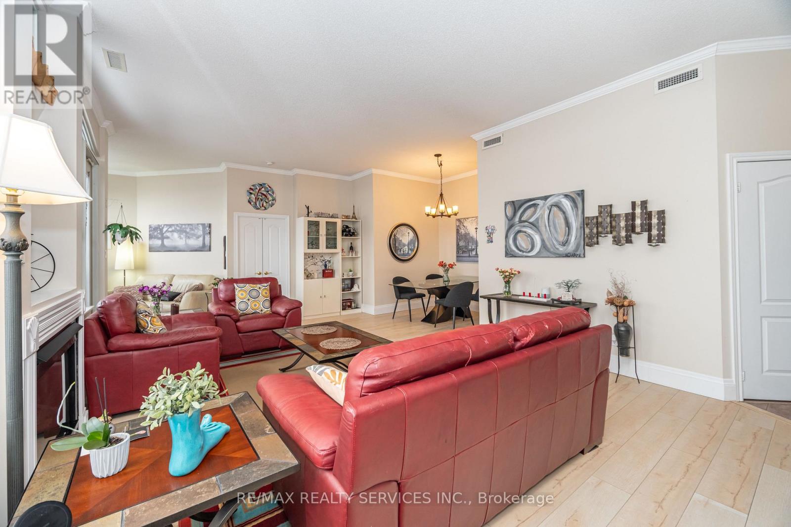 703 - 7 Dayspring Circle, Brampton, Ontario  L6P 1B8 - Photo 9 - W12616308