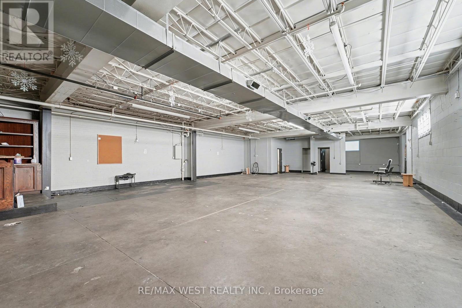 Lower Level - 50 Bartor Road, Toronto (Downsview-Roding-Cfb), Ontario  M9M 2G5 - Photo 13 - W12616310