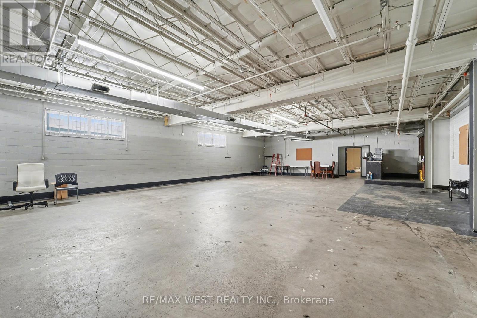 Lower Level - 50 Bartor Road, Toronto (Downsview-Roding-Cfb), Ontario  M9M 2G5 - Photo 16 - W12616310