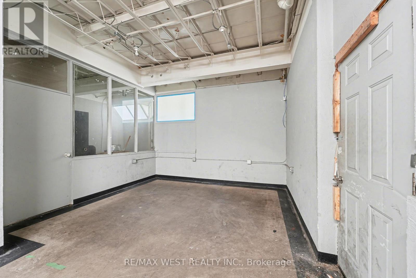 Lower Level - 50 Bartor Road, Toronto (Downsview-Roding-Cfb), Ontario  M9M 2G5 - Photo 19 - W12616310