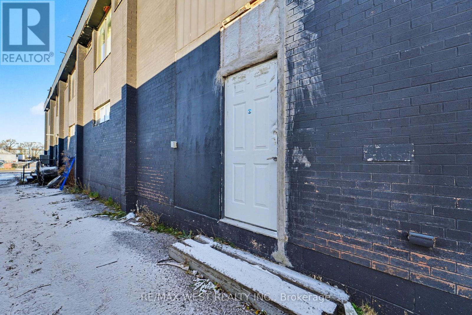 Lower Level - 50 Bartor Road, Toronto (Downsview-Roding-Cfb), Ontario  M9M 2G5 - Photo 27 - W12616310