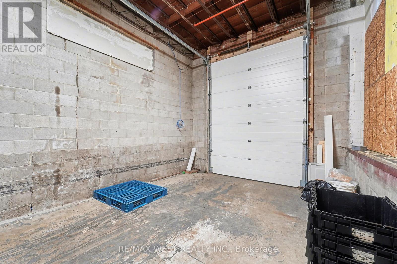 Lower Level - 50 Bartor Road, Toronto (Downsview-Roding-Cfb), Ontario  M9M 2G5 - Photo 6 - W12616310