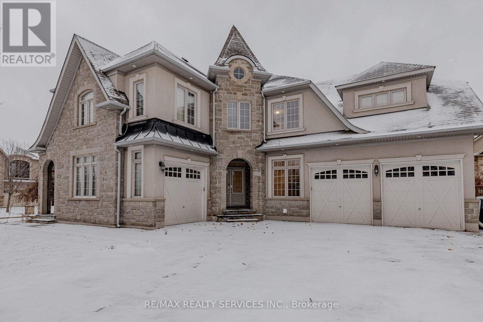 132 BLOOMSBURY AVENUE, Brampton, Ontario