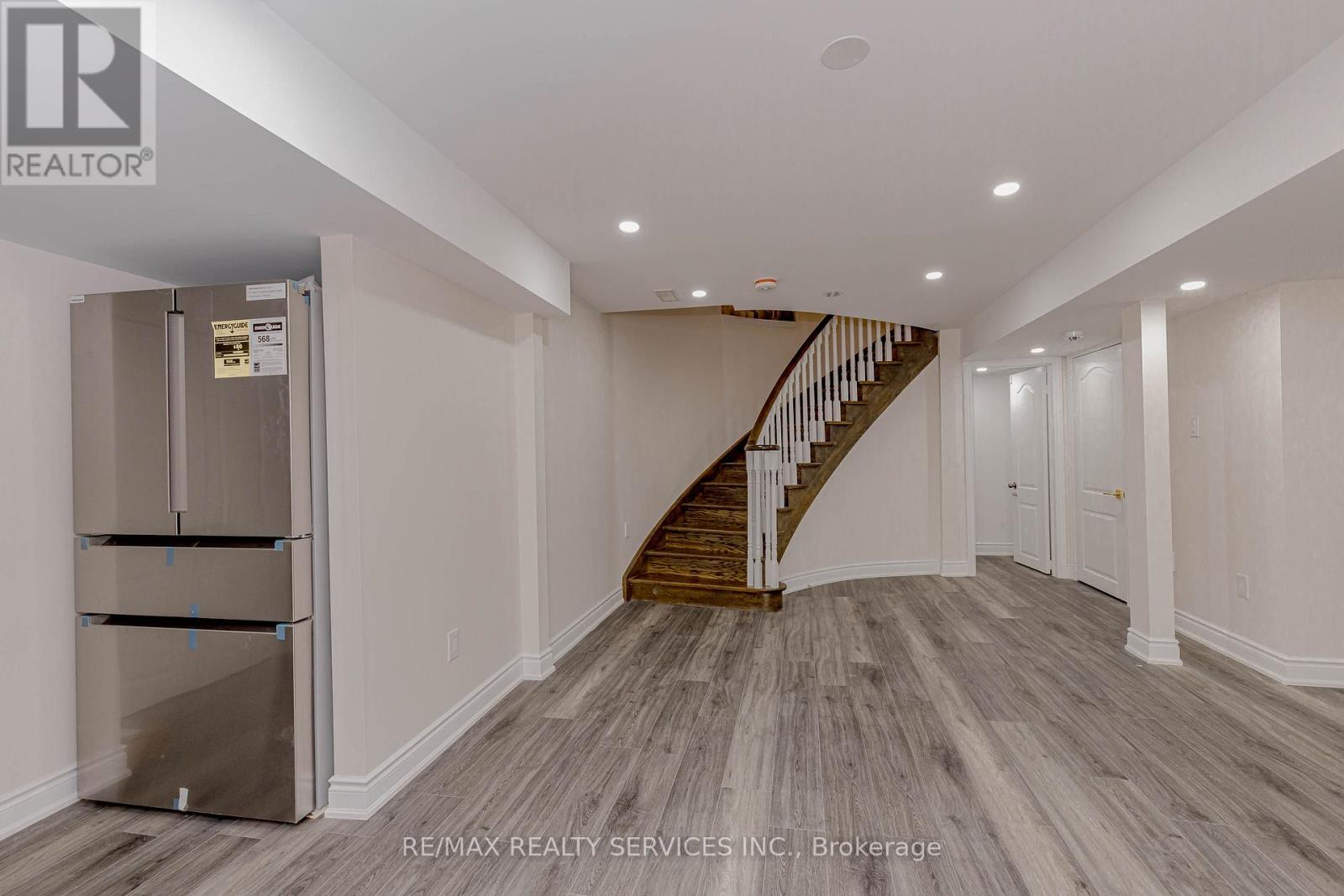 132 Bloomsbury Avenue, Brampton, Ontario  L6P 2X2 - Photo 37 - W12616344