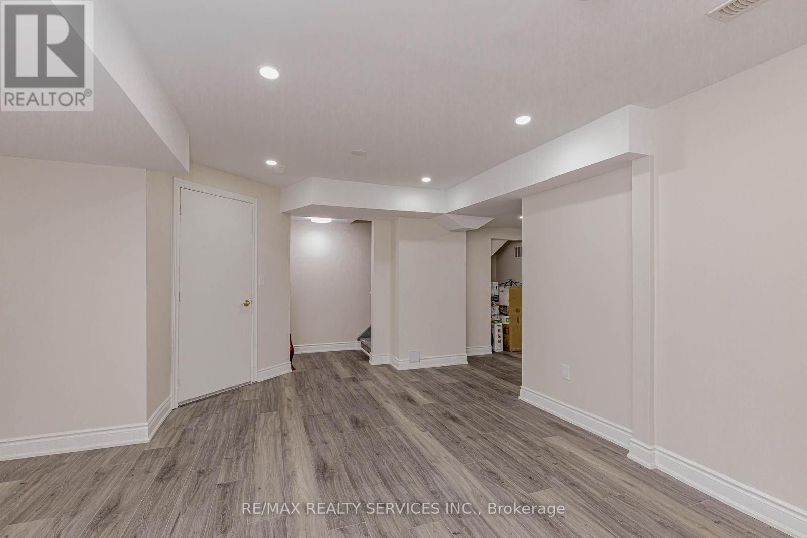 132 Bloomsbury Avenue, Brampton, Ontario  L6P 2X2 - Photo 38 - W12616344