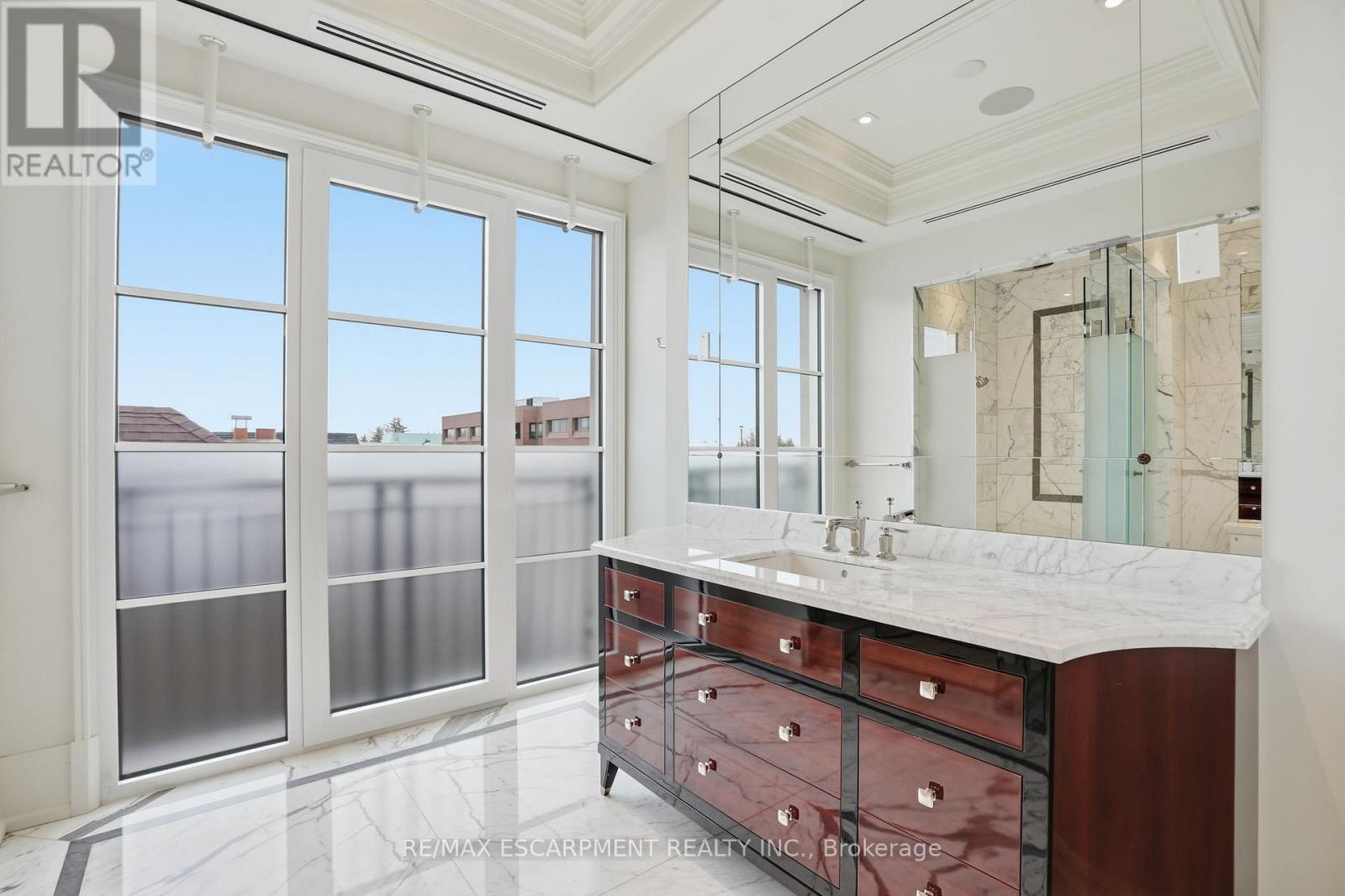 312 - 300 Randall Street, Oakville, Ontario  L6J 0G2 - Photo 32 - W12616350