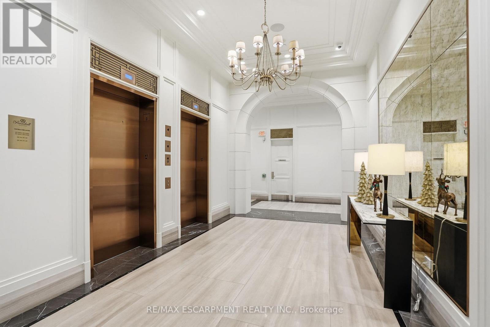 312 - 300 Randall Street, Oakville, Ontario  L6J 0G2 - Photo 7 - W12616350