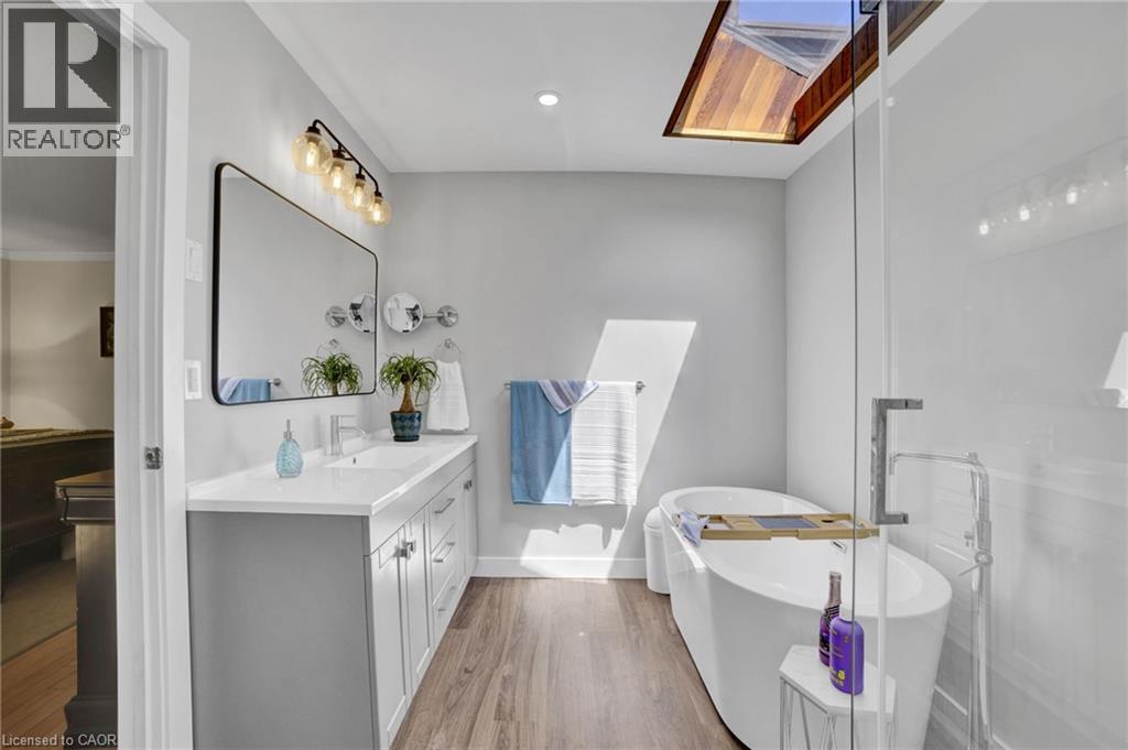 11 Weneil Drive, Freelton, Ontario  L8B 0Z6 - Photo 26 - 40755001